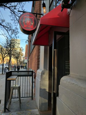 PORCHETTA & CO. by null
