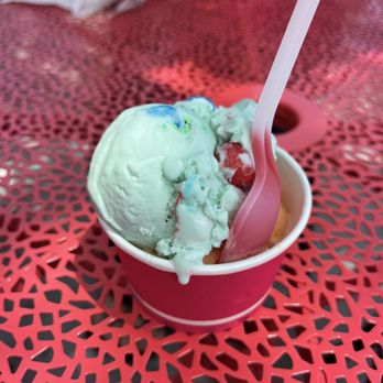 Campbell Creamery - Bubblegum Ice Cream - Ice Cream & Frozen Yogurt Near Me - Campbell, California