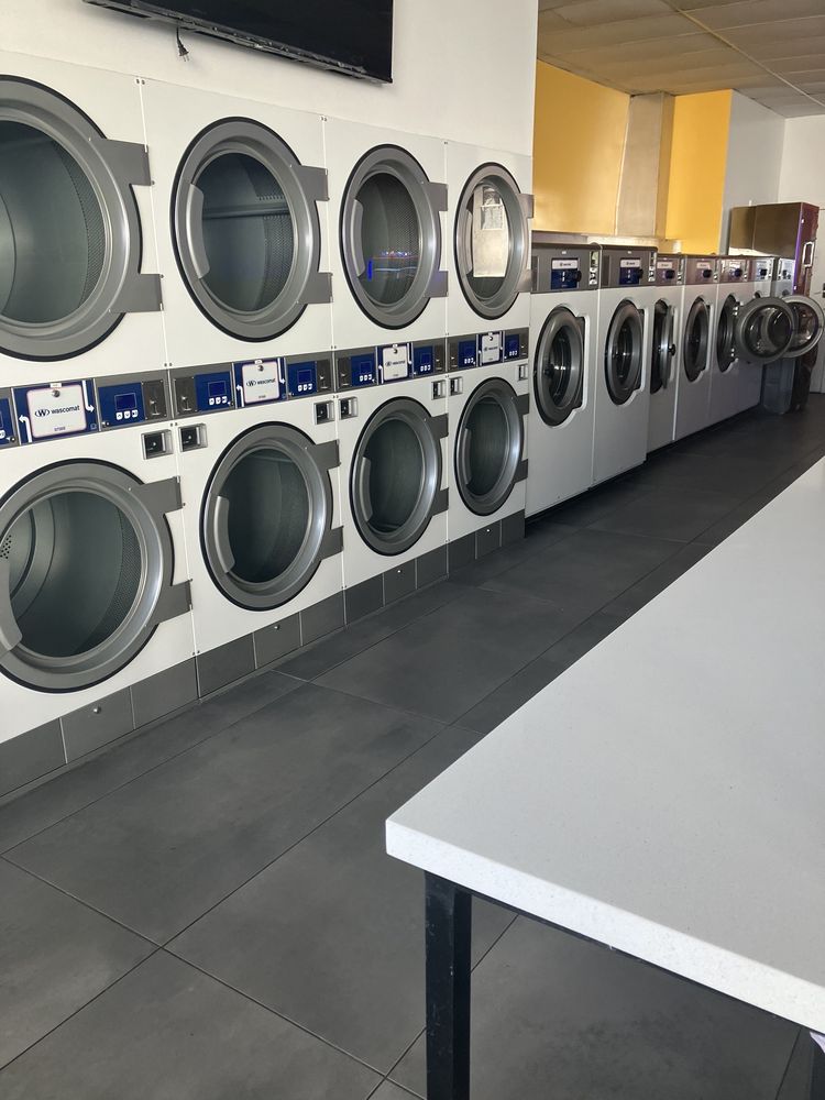 VAN NUYS COIN LAUNDRY Updated April 2024 14555 Victory Blvd, San