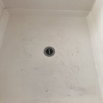 Angelica's Cleaning Services - dirty shower before cleaning - Home Cleaning Near Me Angelica's Cleaning Services - dirty shower before cleaning - Home Cleaning Near Me