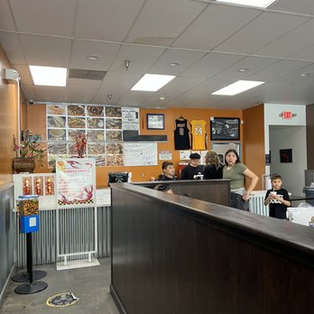 The Crawfish - Walking in - Cajun/Creole Near Me - Sylmar, California