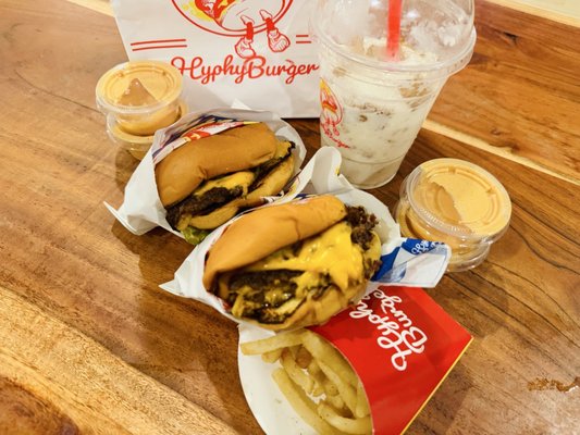 Hyphy Burger by null