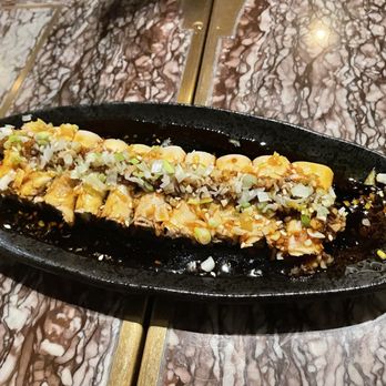 Mott 32 - Pork belly rolls $28 Delicious aroma & refreshing taste - Chinese Near Me - Vancouver, British Columbia Mott 32 - Pork belly rolls $28 Delicious aroma & refreshing taste - Chinese Near Me - Vancouver, British Columbia
