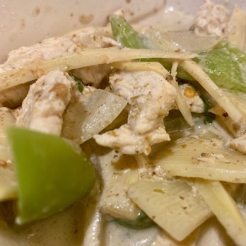 Mai's Thai Restaurant - Green Curry - Thai Near Me - Marysville, Washington