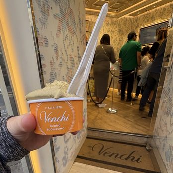 Venchi - Ice Cream & Frozen Yogurt Near Me - London, XGL