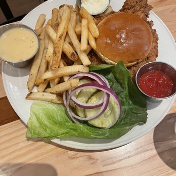 Four Day Ray Brewing - Indiana Tenderloin - Breweries Near Me - Fishers, Indiana