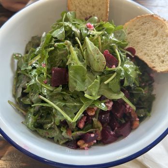 Iggy's Place - Arugula salad. It's a lot bigger than it looks in this picture. - Sandwiches Near Me - San Francisco, California