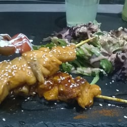 Mexiwok - Saumon sauce soja sésame et salade.