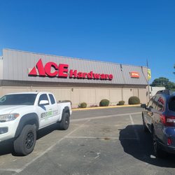 Alsco Geyer Ace Hardware - Front