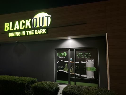 BLACKOUT Dining in the Dark by null