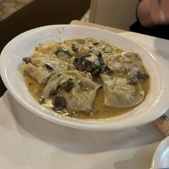 Venetian Restaurant - Beef Ravioli - Italian Near Me - Torrington, Connecticut Venetian Restaurant - Beef Ravioli - Italian Near Me - Torrington, Connecticut