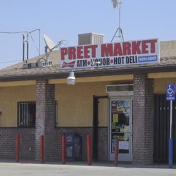 Preet Market - Outside