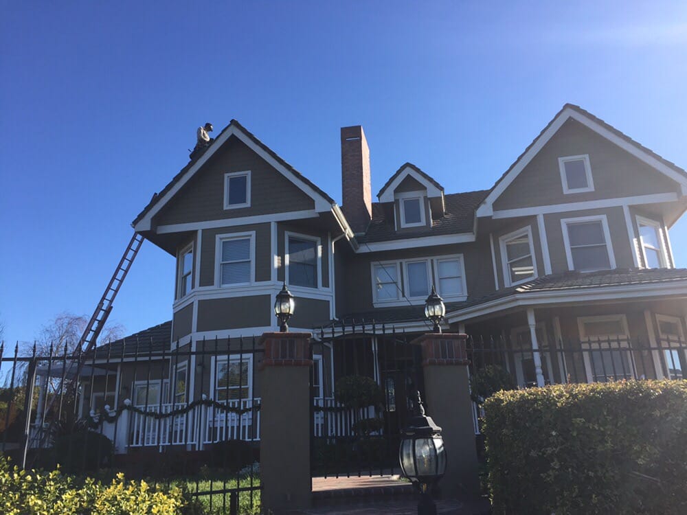 Slide of Mike Moreno Roofing