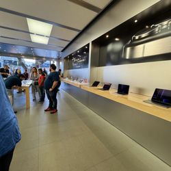 Apple Higuera Street