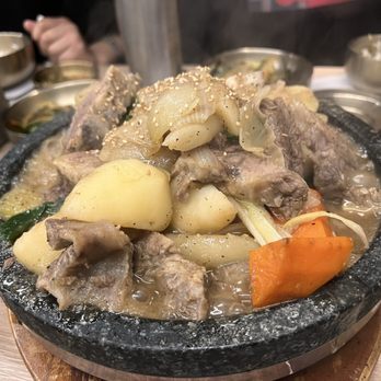 Brothers Gom Tang - Braised beef short ribs - Soup Near Me - Buena Park, California Brothers Gom Tang - Braised beef short ribs - Soup Near Me - Buena Park, California