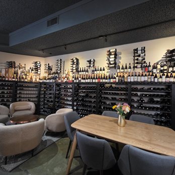 Oeno Wine Lounge - Wine Bars Near Me - Flagstaff, Arizona