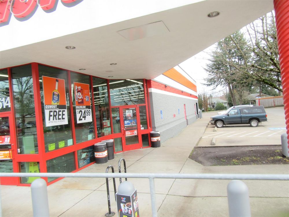 AUTOZONE Updated September 2024 30 Reviews 6514 SE 82nd Ave