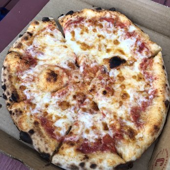 Congdon's After Dark - Cargo Pizza Co. cheese pizza - Food Trucks Near Me - Wells, Maine