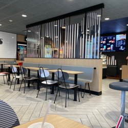 McDonald's - Inside McDonalds