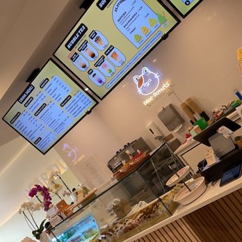 Dear Donuts - Interior - Donuts Near Me - St. Charles, Illinois