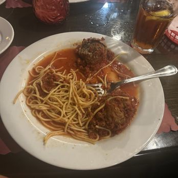 Gino's Ristorante - Soup, Salad & Garlic Bread - Italian Near Me - Palmdale, California Gino's Ristorante - Soup, Salad & Garlic Bread - Italian Near Me - Palmdale, California