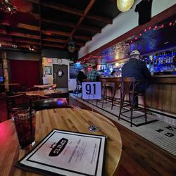 Slim's Cocktail Bar & Restaurant