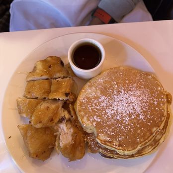 The Peach - Chicken and pancakes - Breakfast & Brunch Near Me - Oakland, California The Peach - Chicken and pancakes - Breakfast & Brunch Near Me - Oakland, California