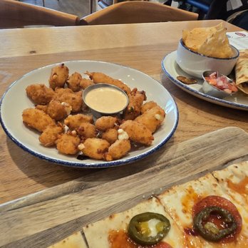 Tangled Roots Craft Beer & Kitchen - Breweries Near Me - South Barrington, Illinois Tangled Roots Craft Beer & Kitchen - Breweries Near Me - South Barrington, Illinois
