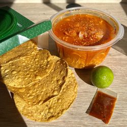 La Casa de Toño - Pozole con Pollo