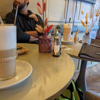 Kaffeefahrt - Cafes Near Me - Neu-Isenburg, HE