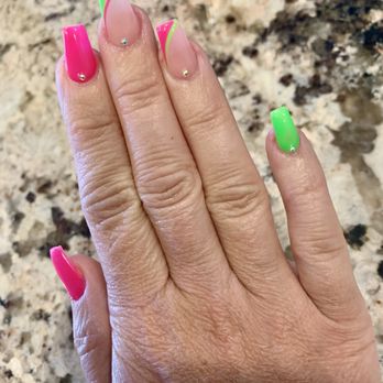 Lexi Nail Spa - Nails by Helen - Nail Salons Near Me - Elk Grove, California