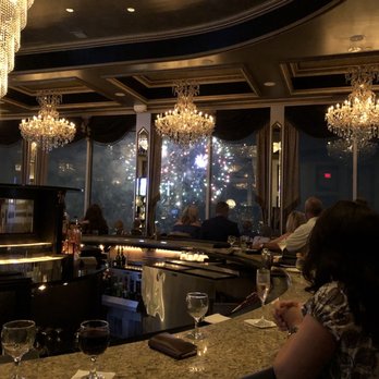 Le Mont - Fireworks - American Near Me - Pittsburgh, Pennsylvania