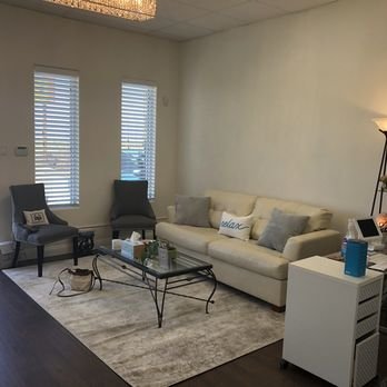 Mojave Face & Body Logo