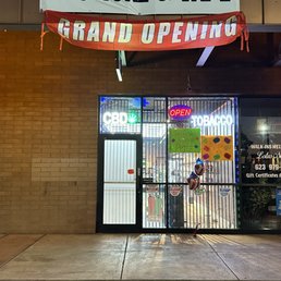 Exterior photo of Royal Smoke And Vape - Peoria, Arizona Exterior photo of Royal Smoke And Vape - Peoria, Arizona