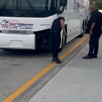 USA Caribbean Tours - Our replacement bus arriving to pick us up after our original bus broke down, which just crashed and took out the headlights. - Bus Tours Near Me - Miami, Florida USA Caribbean Tours - Our replacement bus arriving to pick us up after our original bus broke down, which just crashed and took out the headlights. - Bus Tours Near Me - Miami, Florida