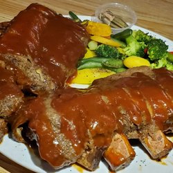 Foster's Sports Bar & Grill - Full rack of ribs with Jack Daniel's sauce