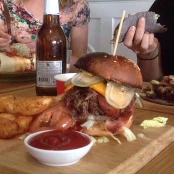 Pawpaw - Cold burger - Cafes Near Me - Brisbane, QLD