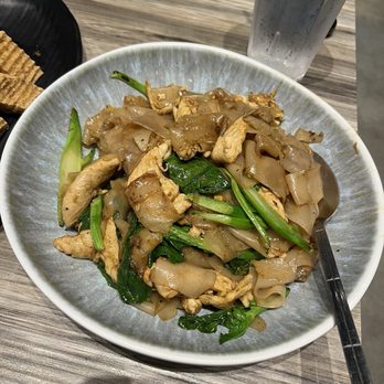 Siam Station - Pad see ew - Thai Near Me - Cerritos, California Siam Station - Pad see ew - Thai Near Me - Cerritos, California