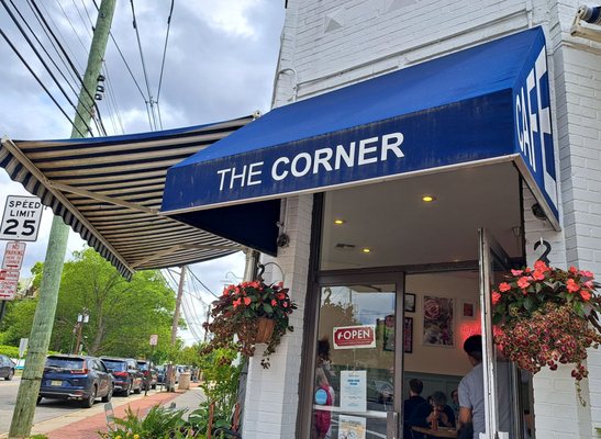 The Corner by null