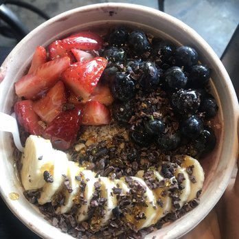 Raw Jūce - Aventura - Berry Hemp Banana Bowl - Juice Bars & Smoothies Near Me - Aventura, Florida