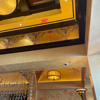 Grand Lux Cafe - Hanging out with friends enjoying breakfast - Desserts Near Me - Dallas, Texas Grand Lux Cafe - Hanging out with friends enjoying breakfast - Desserts Near Me - Dallas, Texas