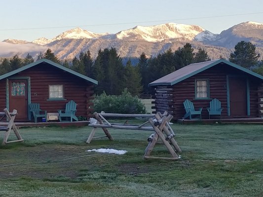 Smiley Creek Lodge by null