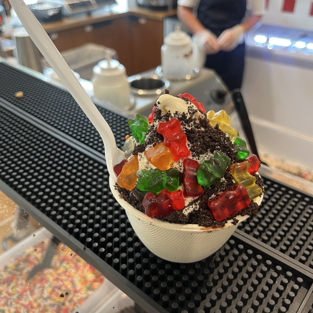 Zeds - Small dirt cake - Ice Cream & Frozen Yogurt Near Me - Austin, Texas Zeds - Small dirt cake - Ice Cream & Frozen Yogurt Near Me - Austin, Texas