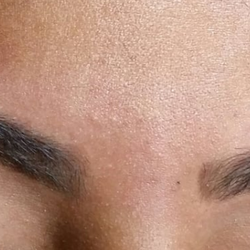 Rozina's Eyebrow Threading