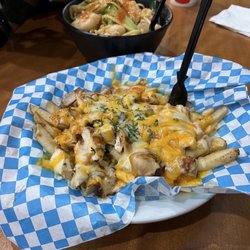 Munchiez 805 - Mango habanero chicken fries & shrimp dragon noodles in the back