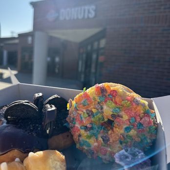 Digby's Premium Donuts - Storefront with donuts! - Bakeries Near Me - San Ramon, California Digby's Premium Donuts - Storefront with donuts! - Bakeries Near Me - San Ramon, California