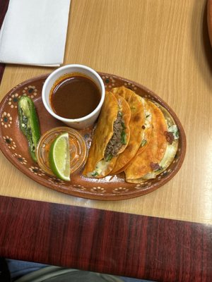 CH Y La Birria by null