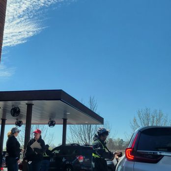 Raising Cane's Chicken Fingers - Busy order takers getting orders in - Fast Food Near Me - Dacula, Georgia