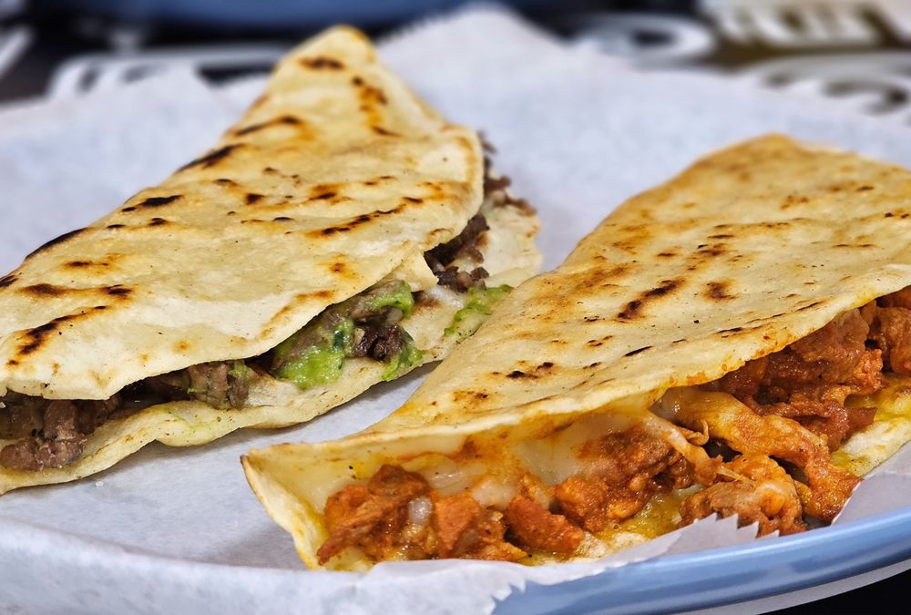 2 Carnales Taqueria + Antojitos