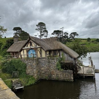 Hobbiton Movie Set - The Hobbiton Mill - Walking Tours Near Me - Matamata, WKO